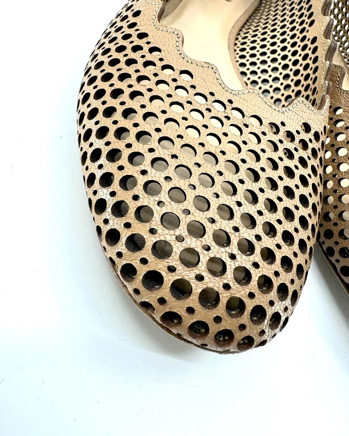 CHLOÉ LAUREN PERFORATED LEATHER BALLET FLATS