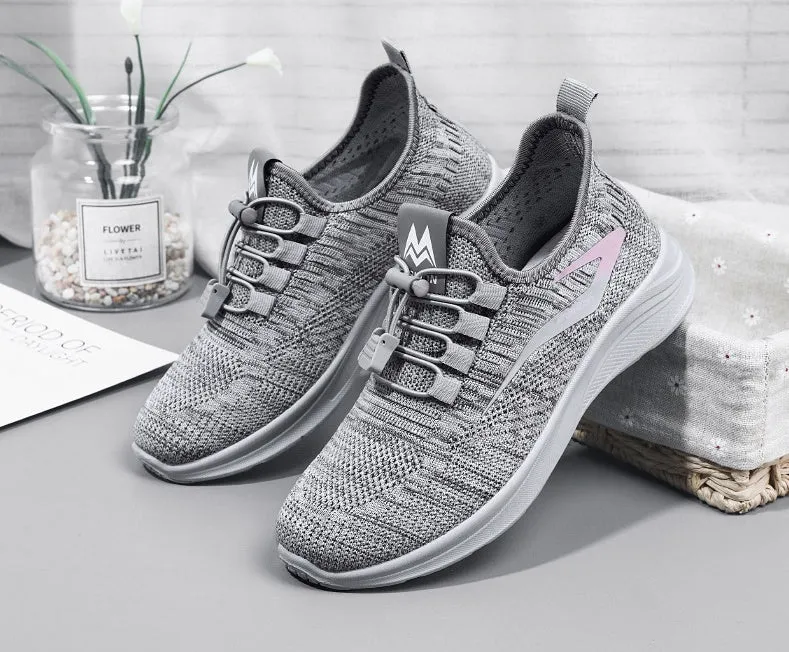 Durable and Supportive Casual Training Shoes with a Graphic Design
