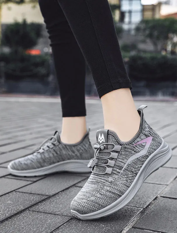 Durable and Supportive Casual Training Shoes with a Graphic Design