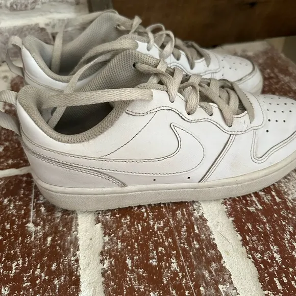 Nike Court Low Sneakers