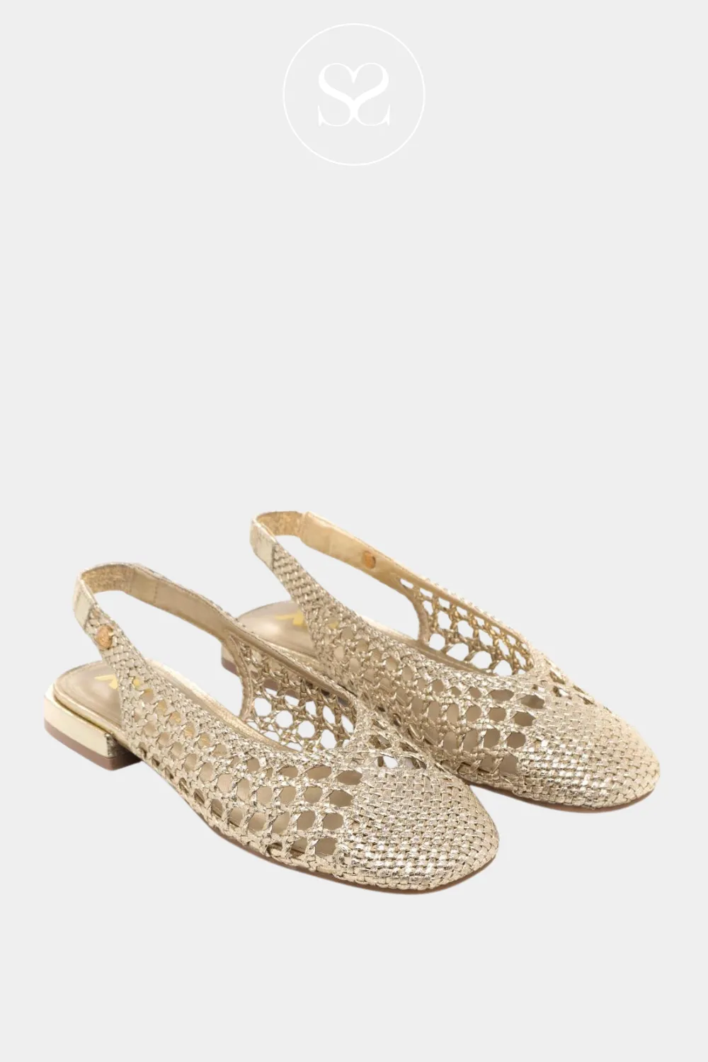 XTI 143792 GOLD WOVEN SLINGBACK PUMPS